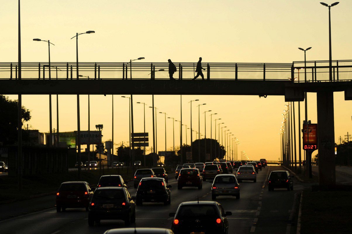 Amanhecer-e-transito-na-EPTG-Foto-Matheus-Oliveira_1204x8002