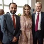 Secretário de Habitação Mateus Oliveira, deputada federal Paula Belmonte e Paulo octavio