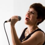 Cantora Luciana Amaral